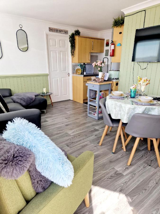 Chalet Ty Lilli Wen Sleep 6 Kidwelly ภายนอก รูปภาพ